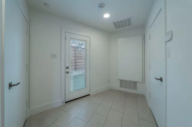 $3,075 | 1022 Eldorado Avenue, Unit 104, Dallas, TX 75208