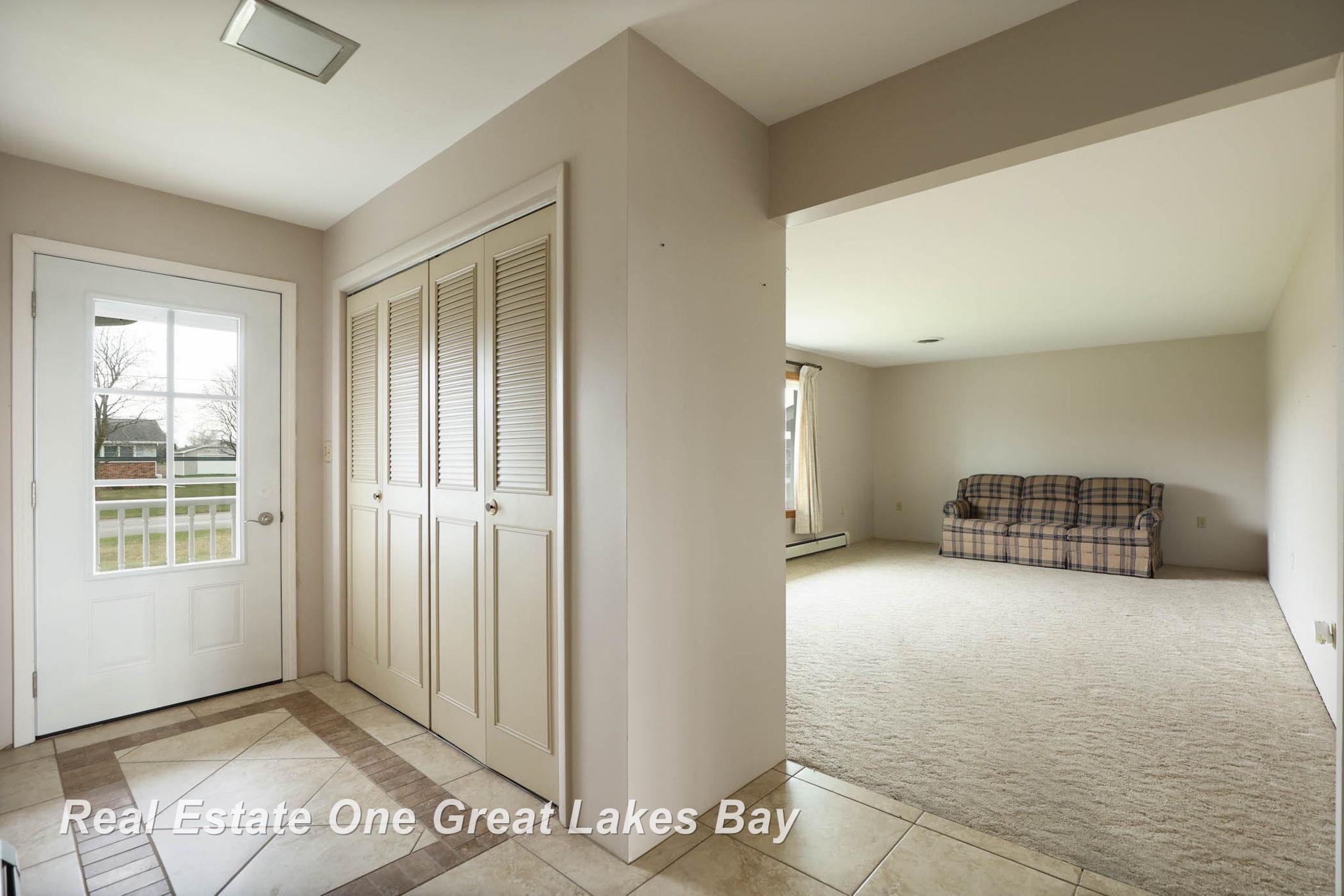 2365 West German Road Bay City, MI 48708 - Photo 6 of 50 50172130-101c6cb8-1df2-43f1-8621-b397e38ed186.JPG