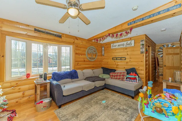 $330,000 | 10 Spring Valley Lane, Cambridge, NY 12816