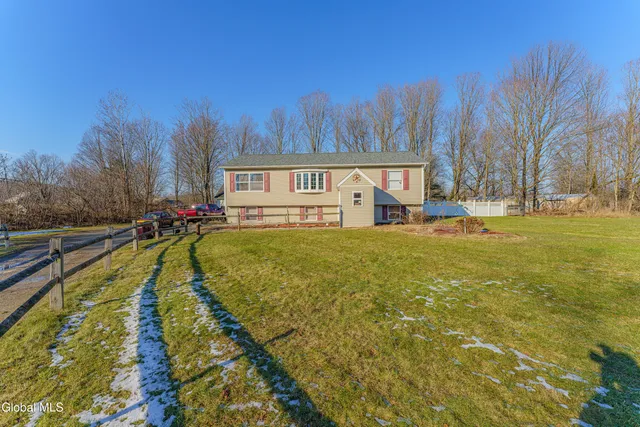 $330,000 | 10 Spring Valley Lane, Cambridge, NY 12816