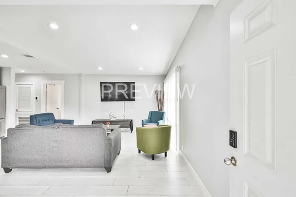 $4,300 | 7522 Dearborn Street, Houston, TX 77055