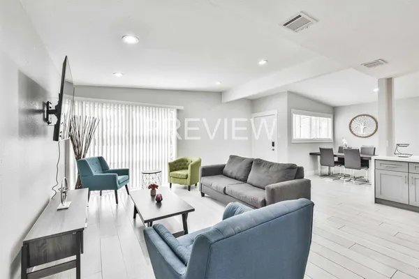 $4,300 | 7522 Dearborn Street, Houston, TX 77055