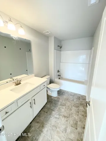 $407,800 | 1000 Dynamic One Drive, New Bern, NC 28562