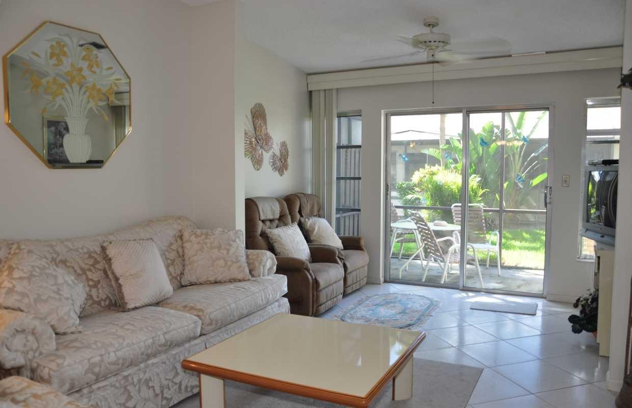8602 Dreamside Lane Boca Raton, FL 33496 - Photo 8 of 25 LIVING ROOM