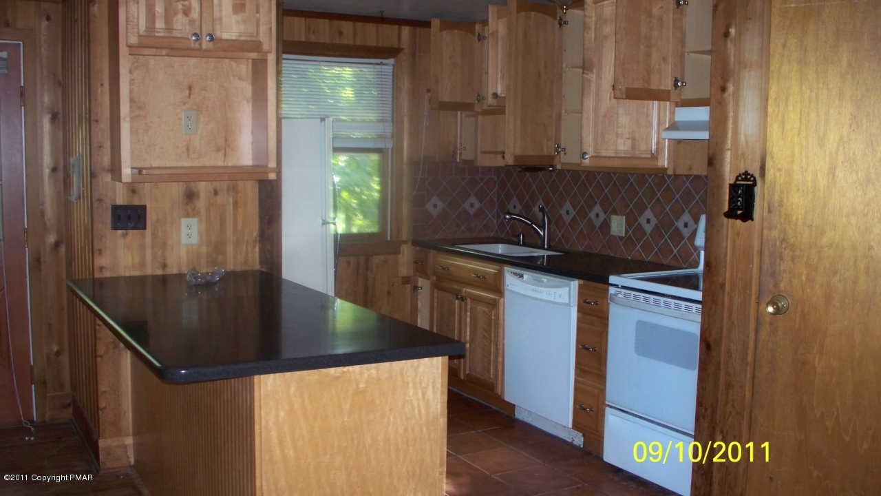 Lot 46 Pine Ridge Drive West Bushkill, PA 18324 - Photo 4 of 8 kitchen