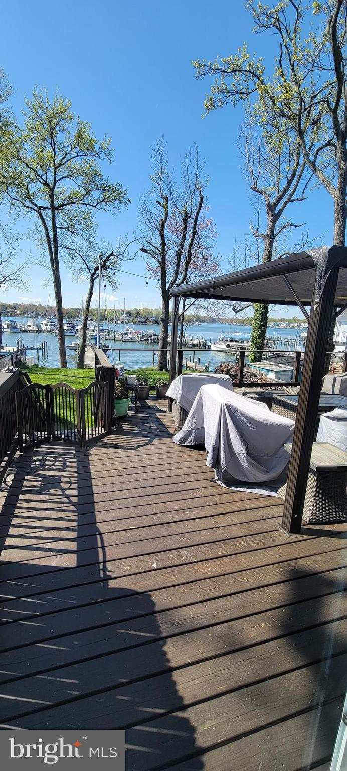 222 Bar Harbor Road Pasadena, MD 21122 - Photo 5 of 34