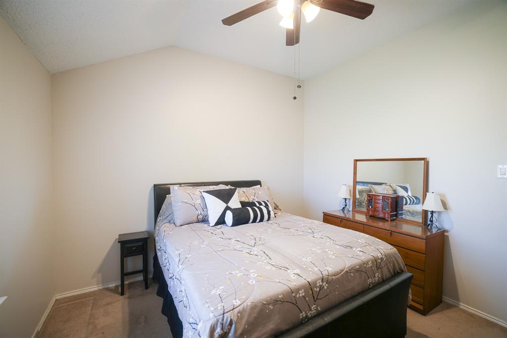 13408 Ponderosa Ranch Road Fort Worth, TX 76262 - Photo 19 of 27
