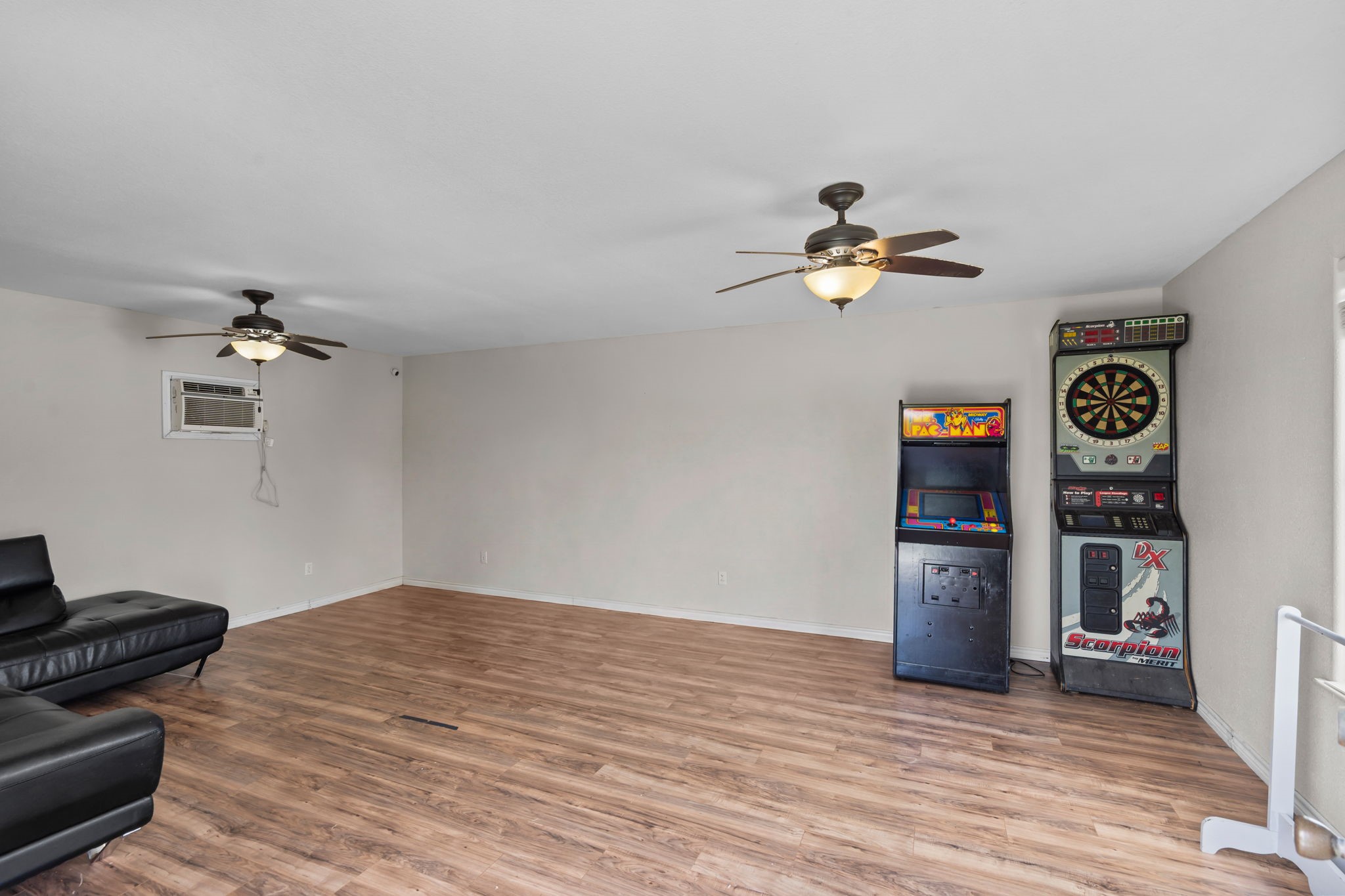 7009 Avenue R Santa Fe, TX 77510 - Photo 43 of 48 Gameroom/flex area