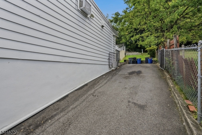 137 New Street, Unit 1 Paterson, NJ 07501 - Photo 3 of 19