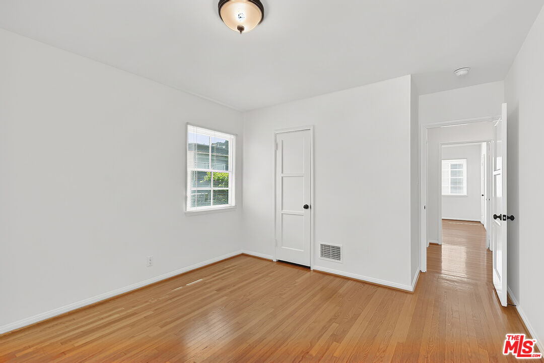 1474 1/2 Reeves Street Los Angeles, CA 90035 - Photo 11 of 16 Gallery Image 11