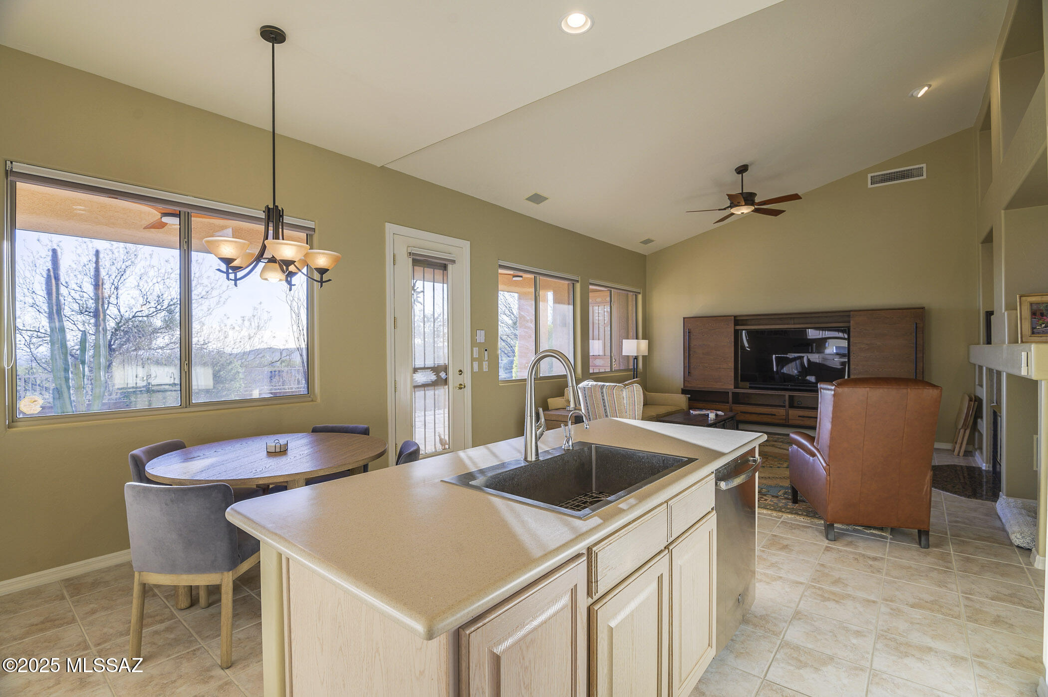 9750 East Spring Ridge Place Tucson, AZ 85749 - Photo 6 of 51 Gallery Image 6