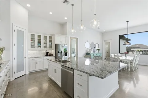 $1,250,000 | 1506 Northwest 40th Place, Cape Coral, FL 33993