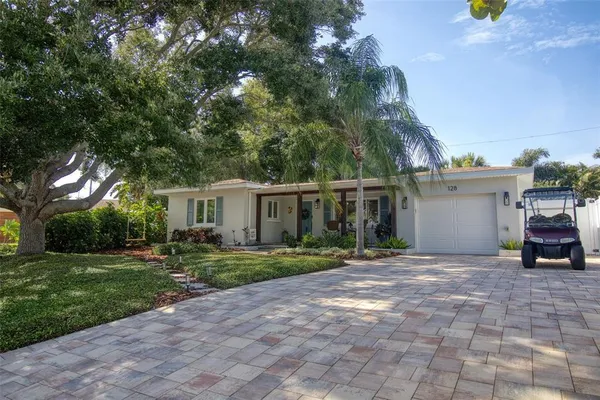 $749,000 | 128 Edgewater Terrace, Dunedin, FL 34698