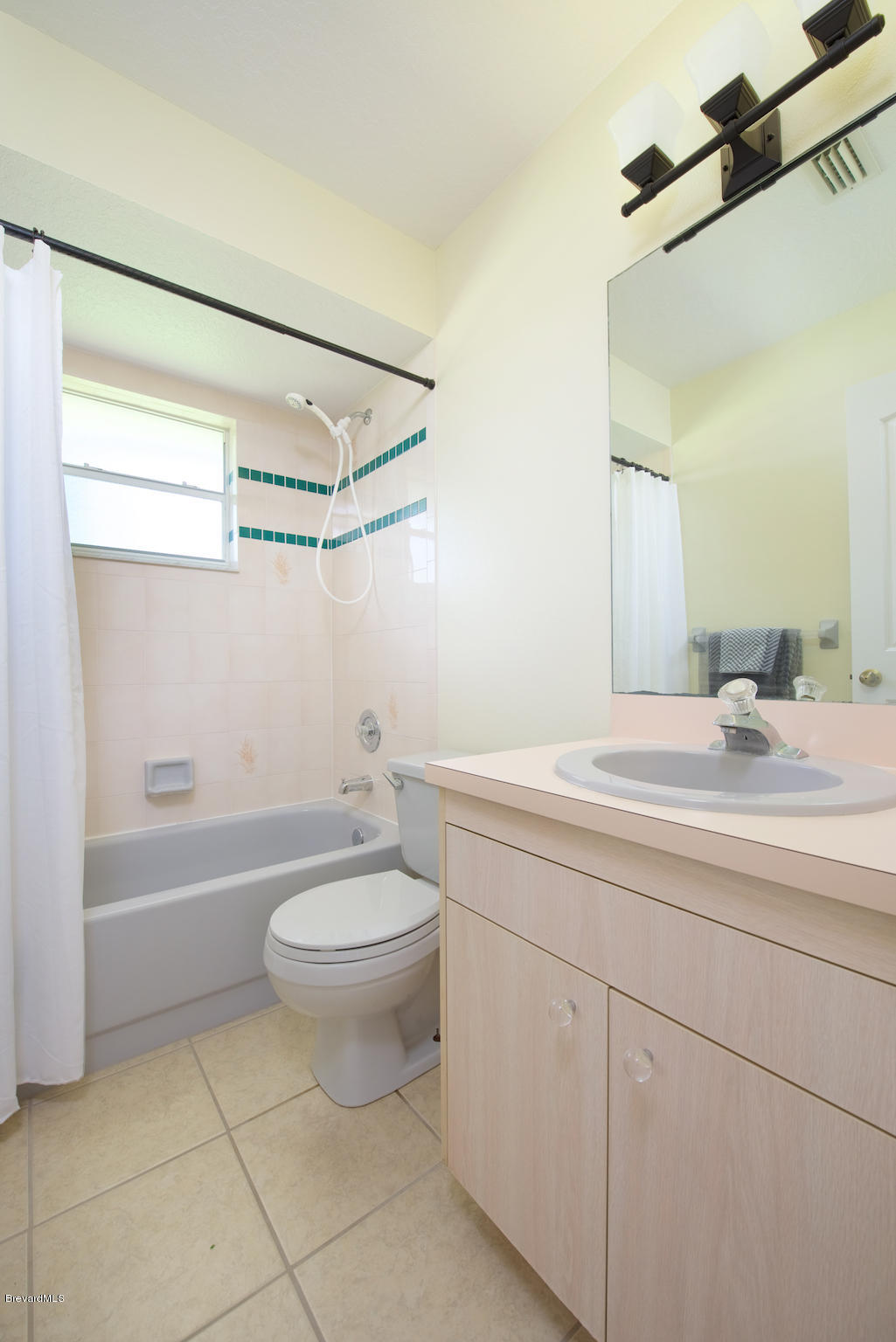 5695 Graham Street Cocoa, FL 32927 - Photo 20 of 26 Guest bathroom