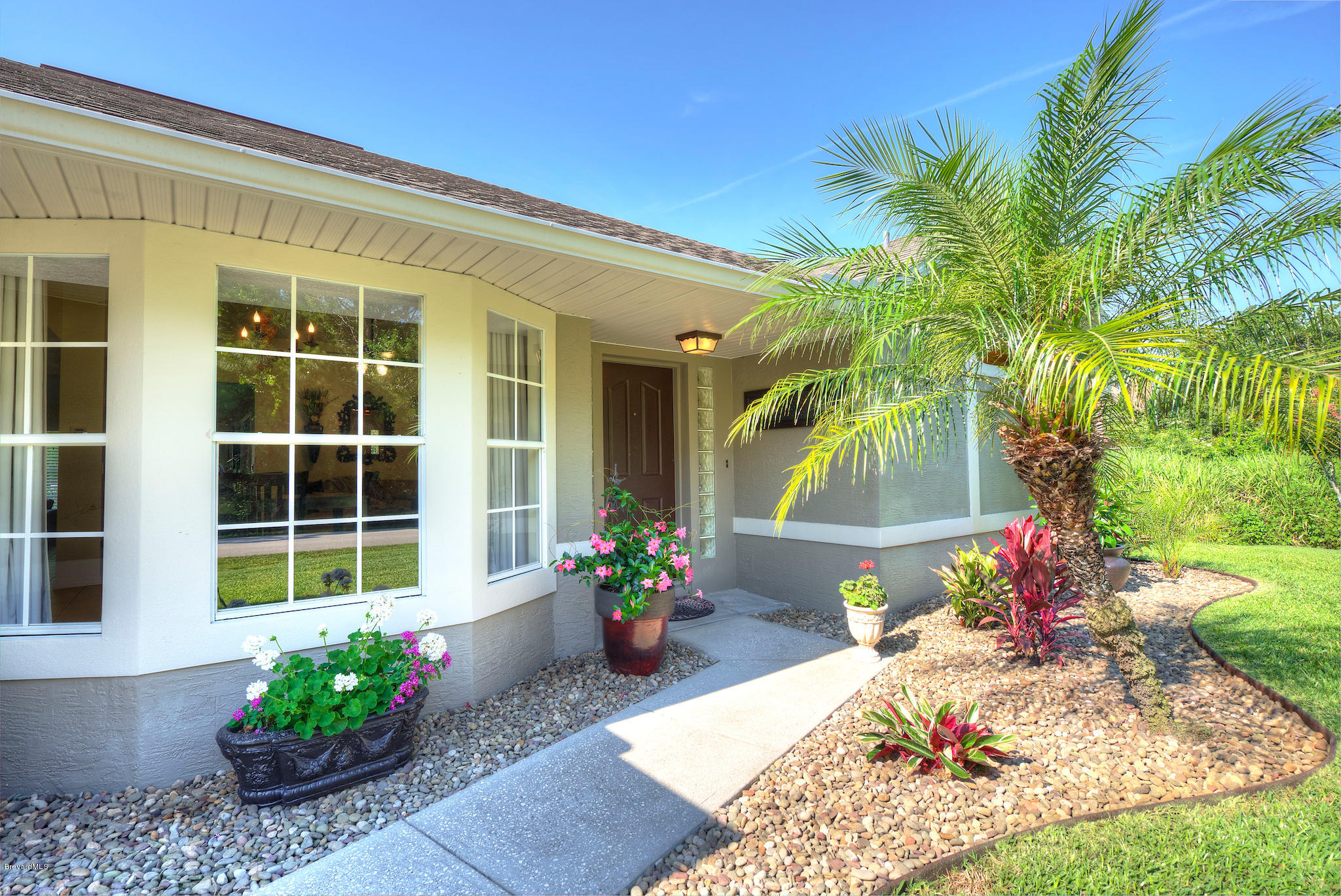 5695 Graham Street Cocoa, FL 32927 - Photo 4 of 26 Nicely landscaped