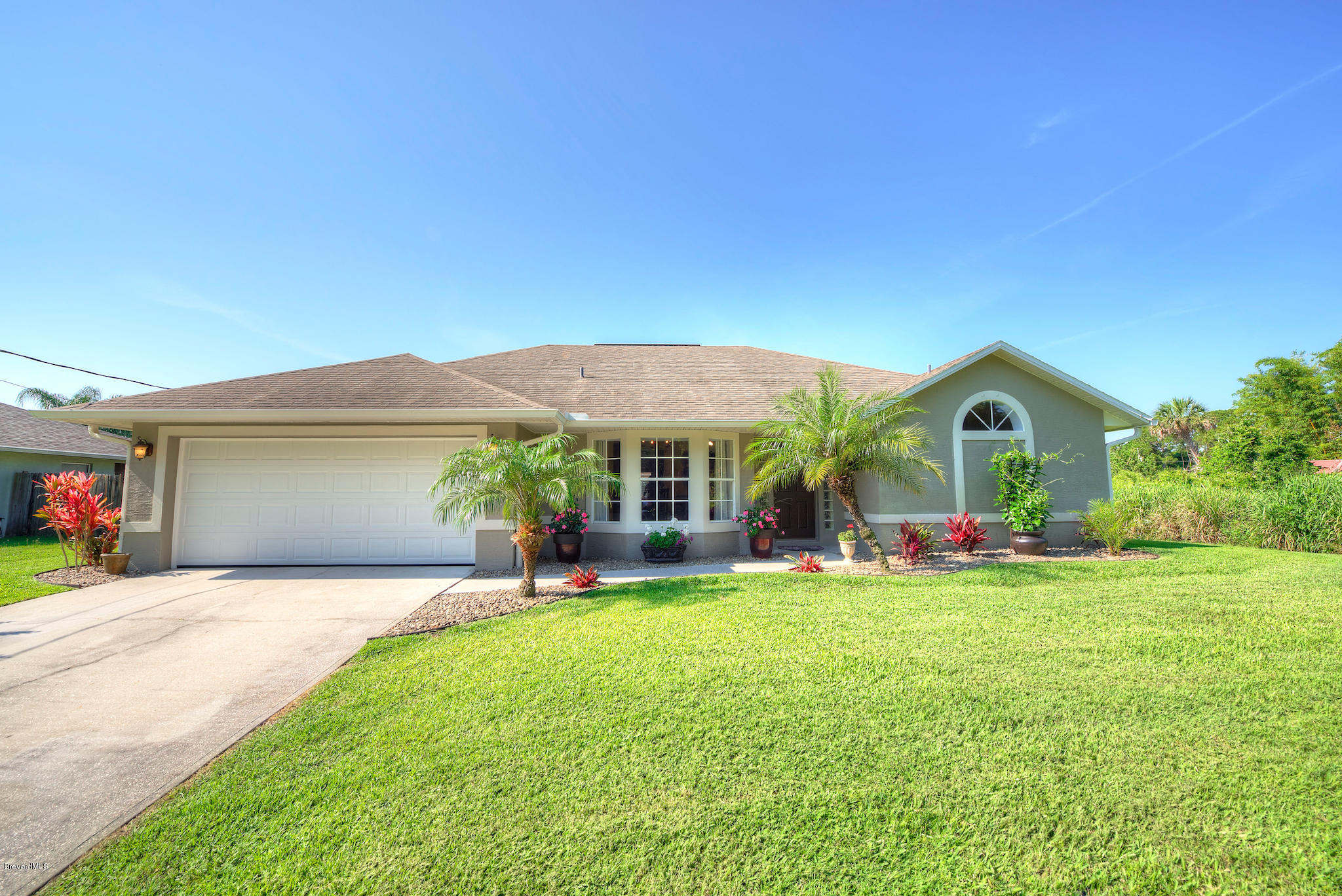 5695 Graham Street Cocoa, FL 32927 - Photo 6 of 26 Front yard