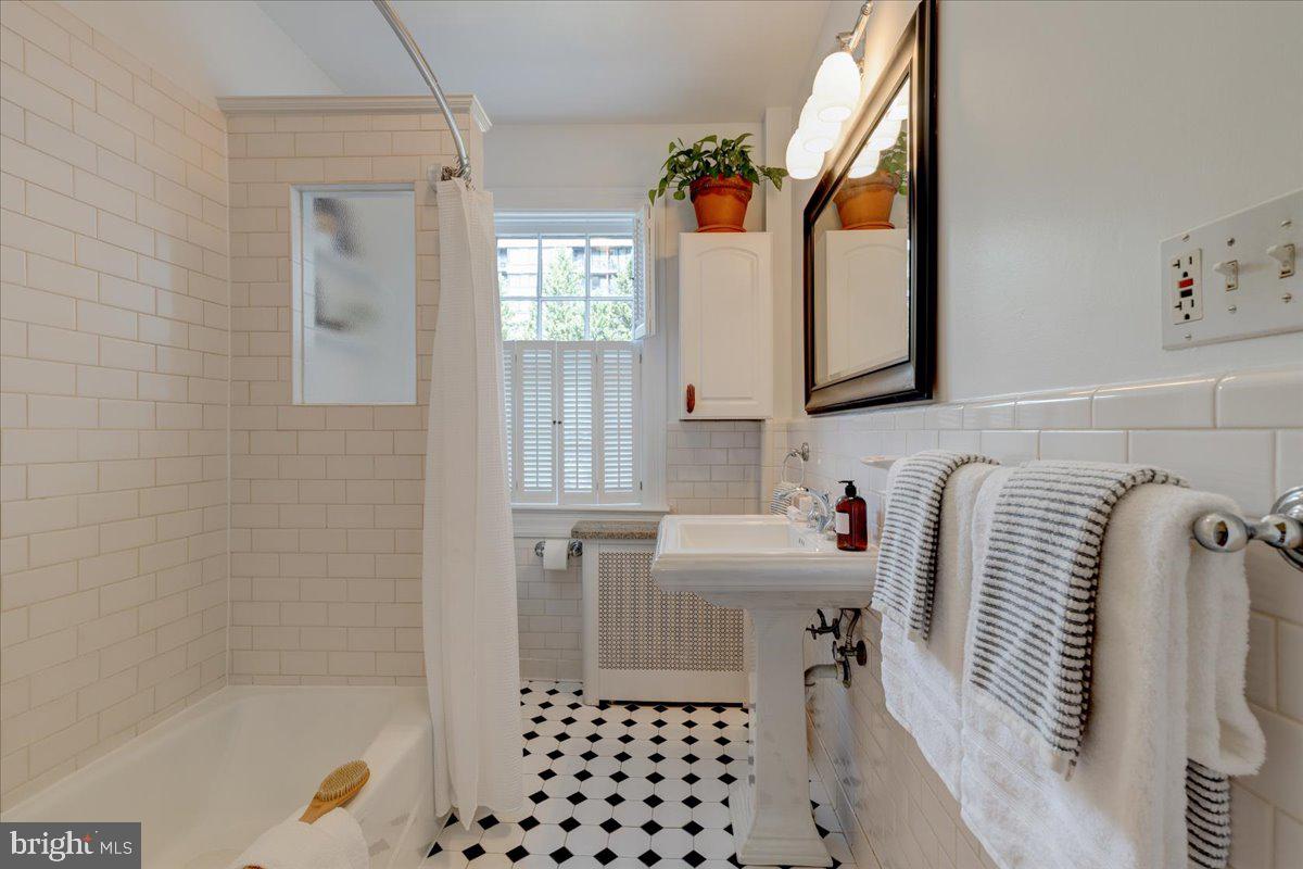 2945 Upton Street Northwest Washington, DC 20008 - Photo 21 of 48