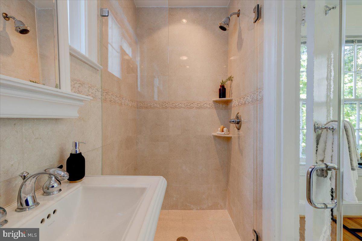 2945 Upton Street Northwest Washington, DC 20008 - Photo 31 of 48