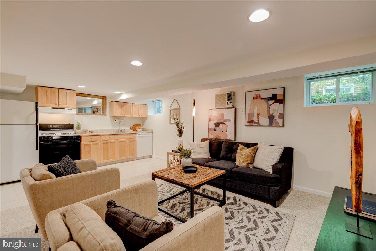 2945 Upton Street Northwest Washington, DC 20008 - Photo 33 of 48