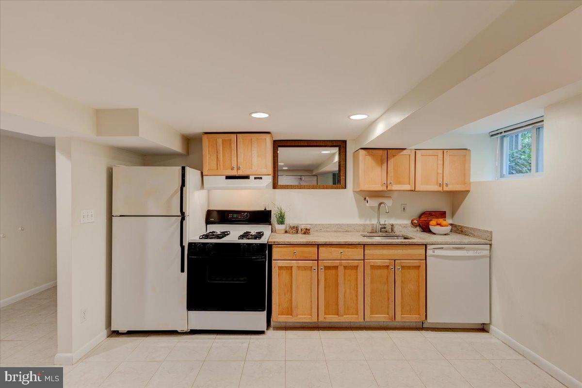 2945 Upton Street Northwest Washington, DC 20008 - Photo 36 of 48