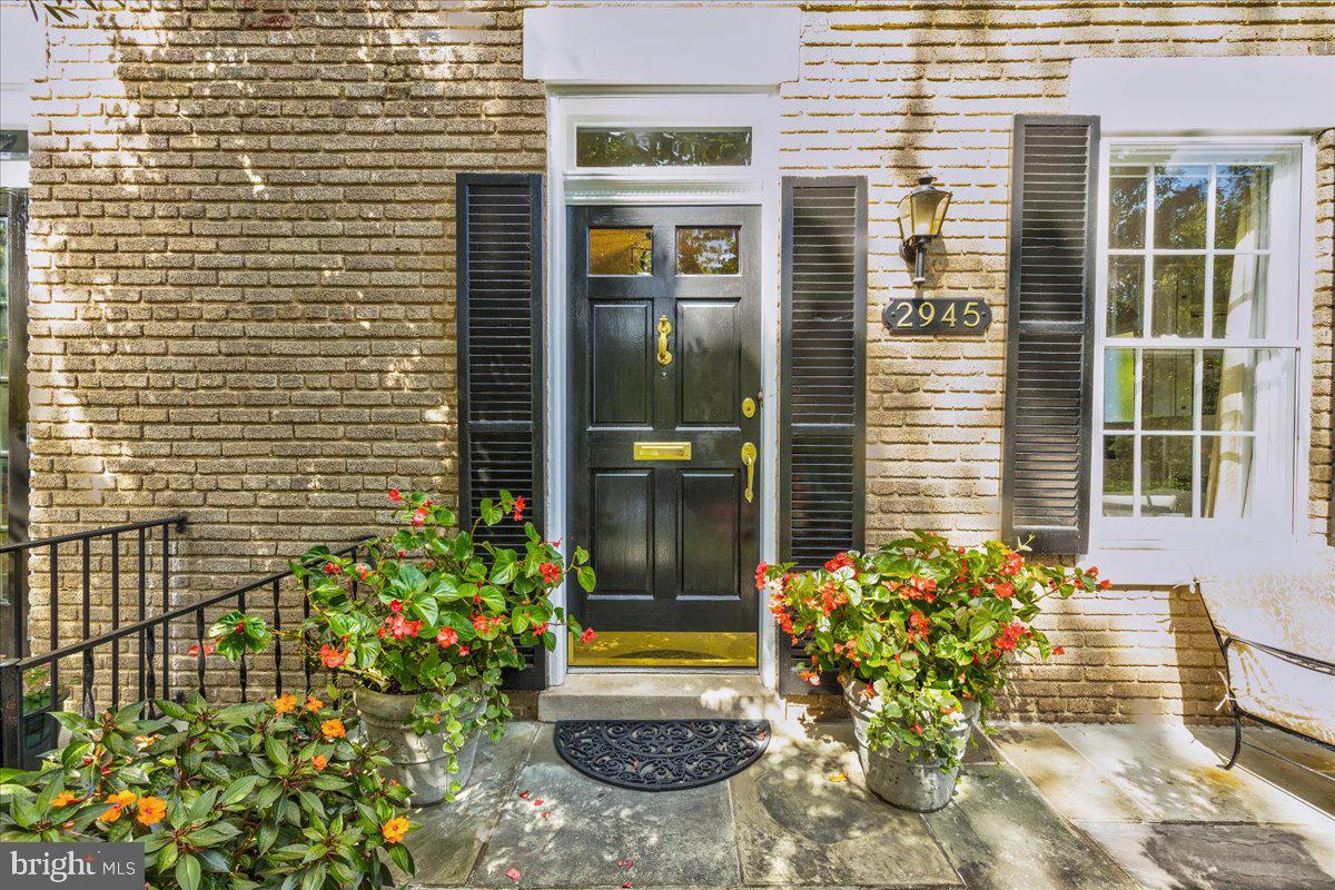 2945 Upton Street Northwest Washington, DC 20008 - Photo 4 of 48