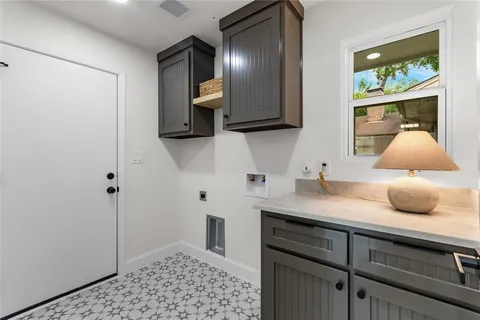 $715,000 | 9110 Westglen Drive, Dallas, TX 75228