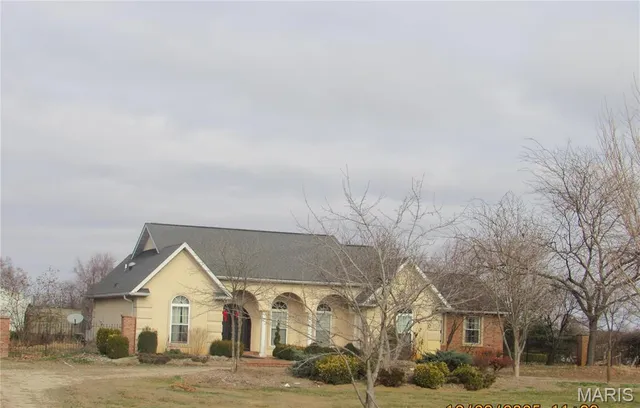 $1 | 8200 Bunkum Road, Caseyville, IL 62232