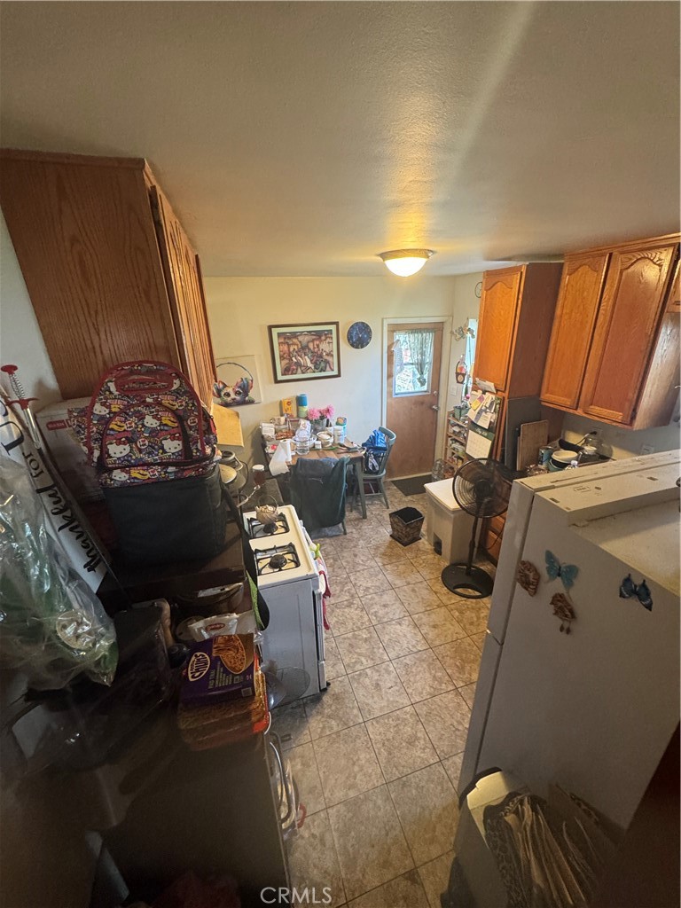 201 South Bluff Road Montebello, CA 90640 - Photo 7 of 15 2 bed kitchen