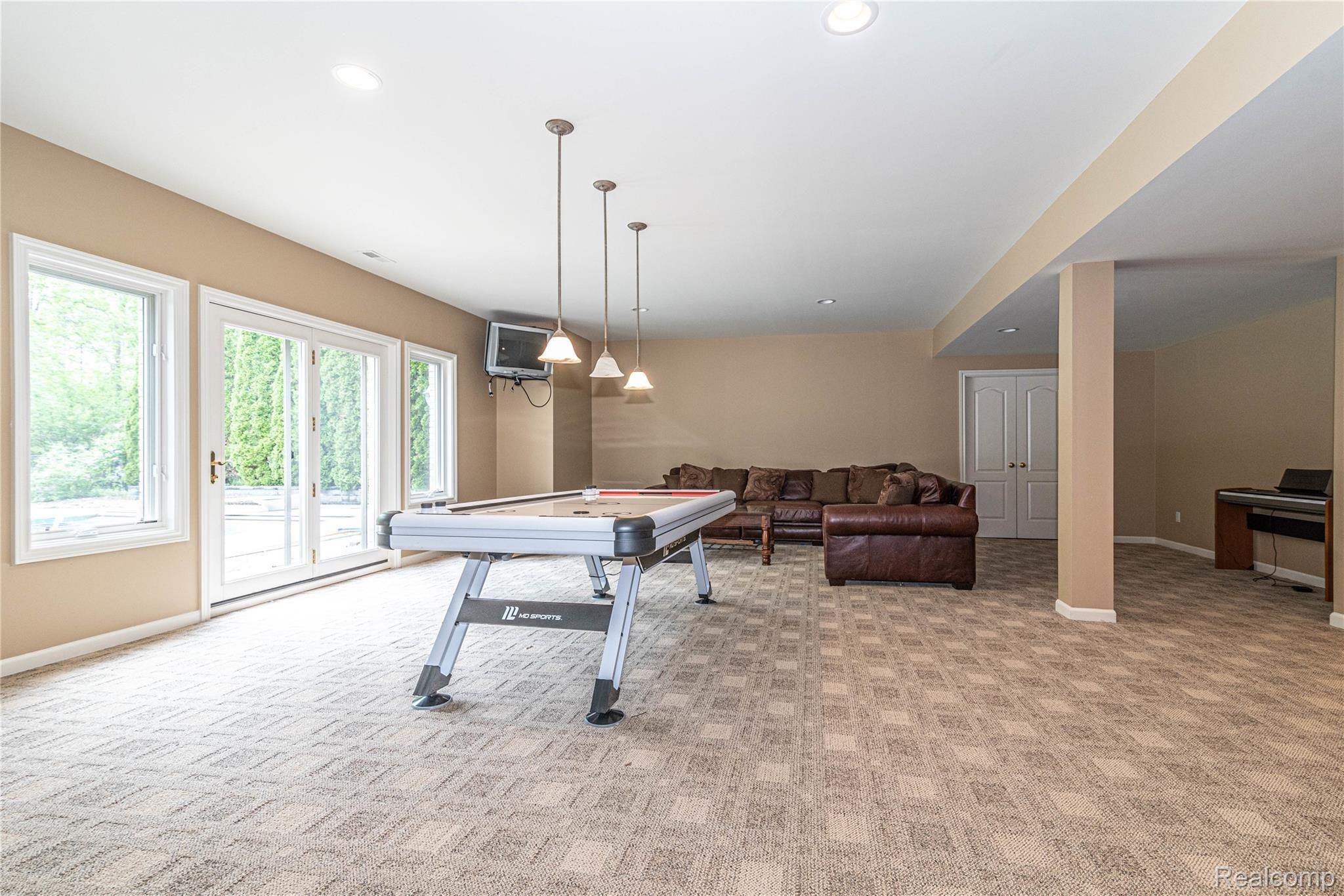 35265 Curtis Road Livonia, MI 48152 - Photo 35 of 52 Space to Entertain for Days!