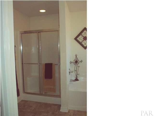 2260 Liberty Loop Road, Unit 21D Cantonment, FL 32533 - Photo 16 of 19 master bath
