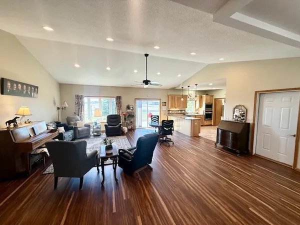 $489,900 | 906 Sunrise Boulevard, Redwood Falls, MN 56283