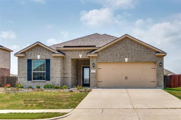 $2,100 | 3015 Watercrest Drive, Sanger, TX 76266
