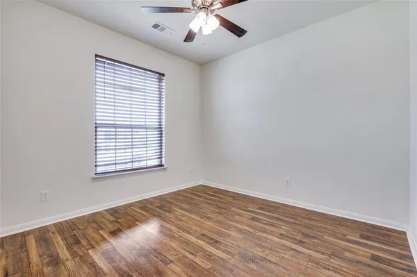 $2,100 | 3015 Watercrest Drive, Sanger, TX 76266