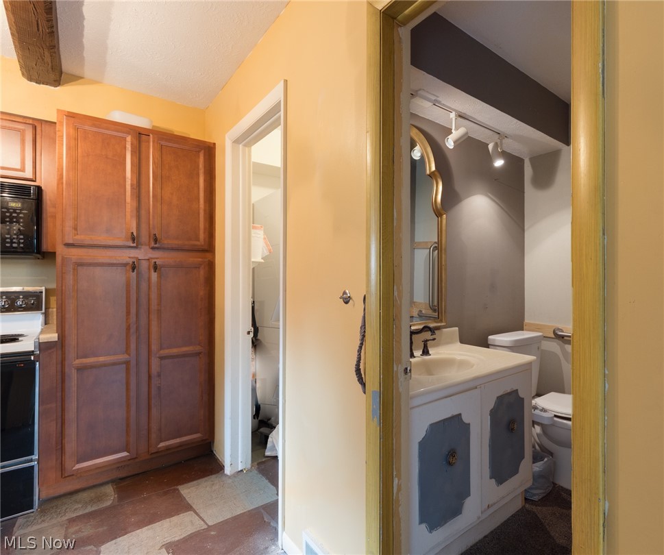 200 Granger Road, Unit 7 Medina, OH 44256 - Photo 20 of 36