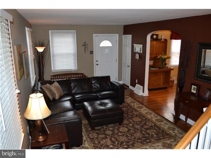 320 Twining Road Oreland, PA 19075 - Photo 4 of 21 Gallery Image 4