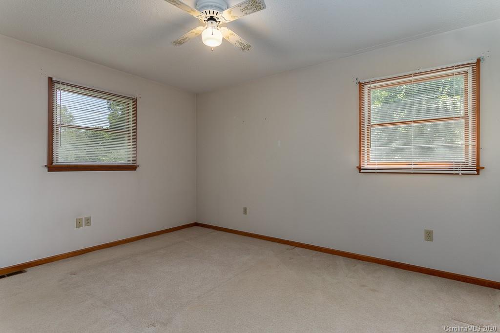 54 Morgan Branch Estate Road Candler, NC 28715 - Photo 14 of 33 Gallery Image 14