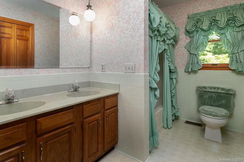 54 Morgan Branch Estate Road Candler, NC 28715 - Photo 16 of 33 Gallery Image 16