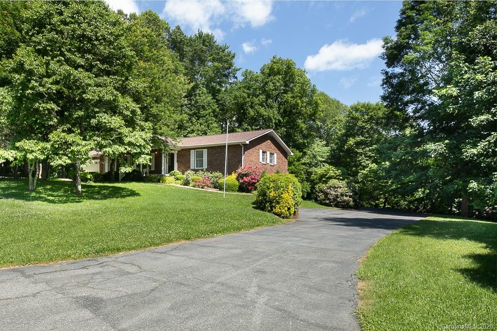 54 Morgan Branch Estate Road Candler, NC 28715 - Photo 4 of 33 Gallery Image 4