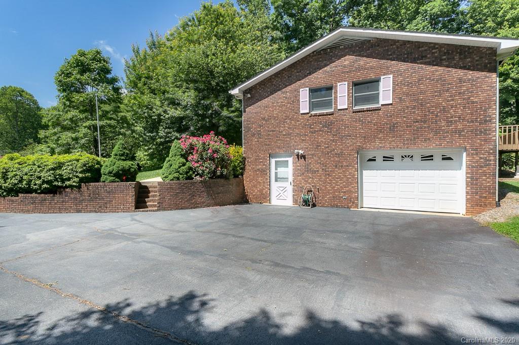 54 Morgan Branch Estate Road Candler, NC 28715 - Photo 6 of 33 Gallery Image 6