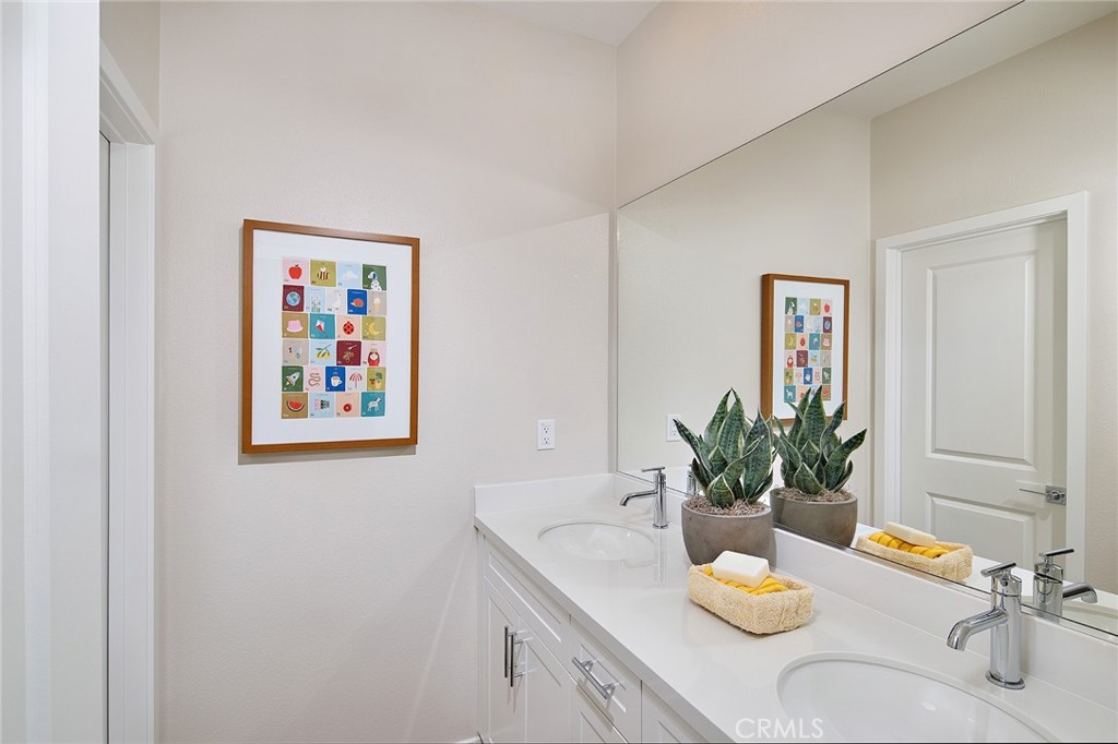 5920 Rockport Road Eastvale, CA 92880 - Photo 13 of 38