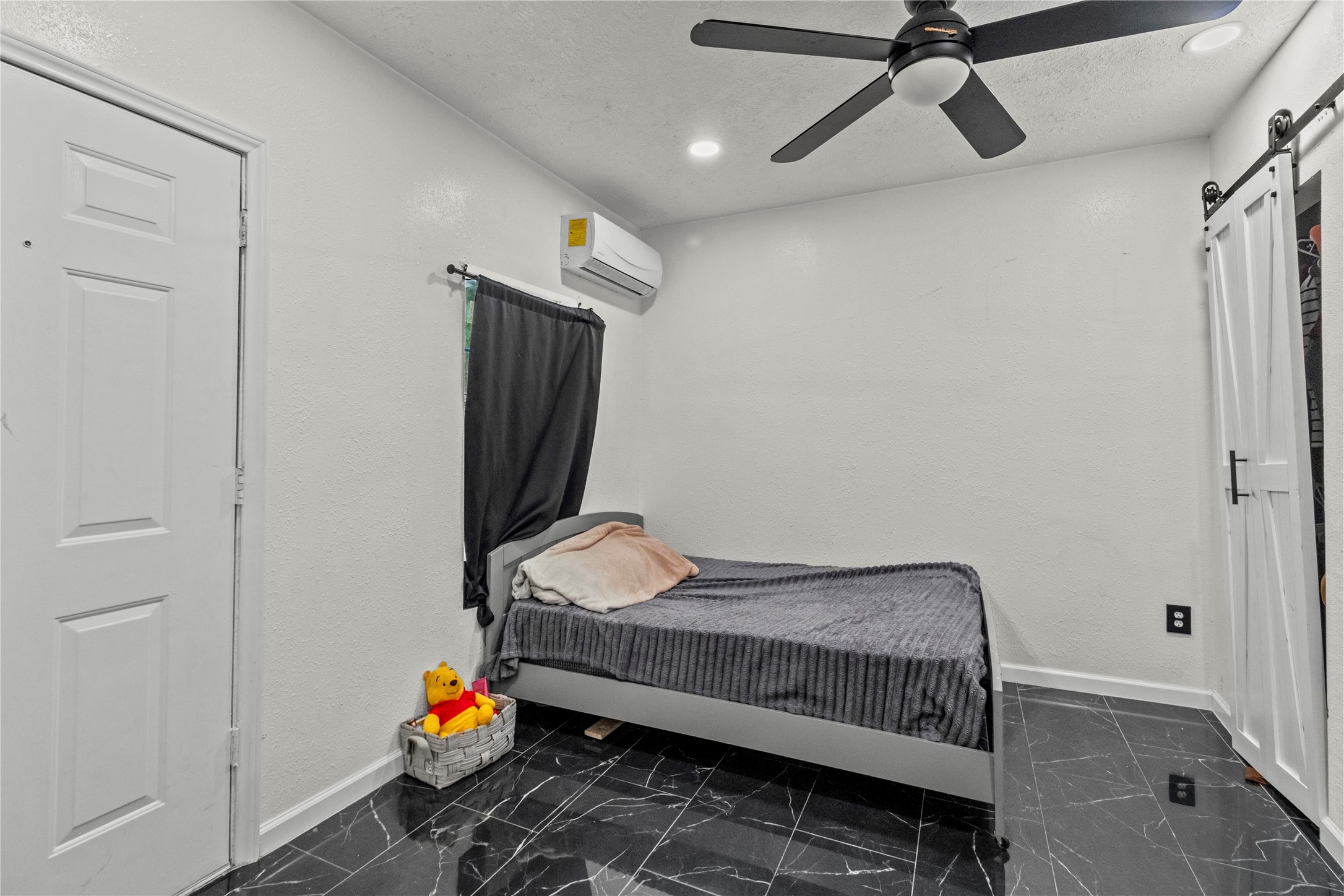 9739 Cargill Street Houston, TX 77029 - Photo 12 of 21