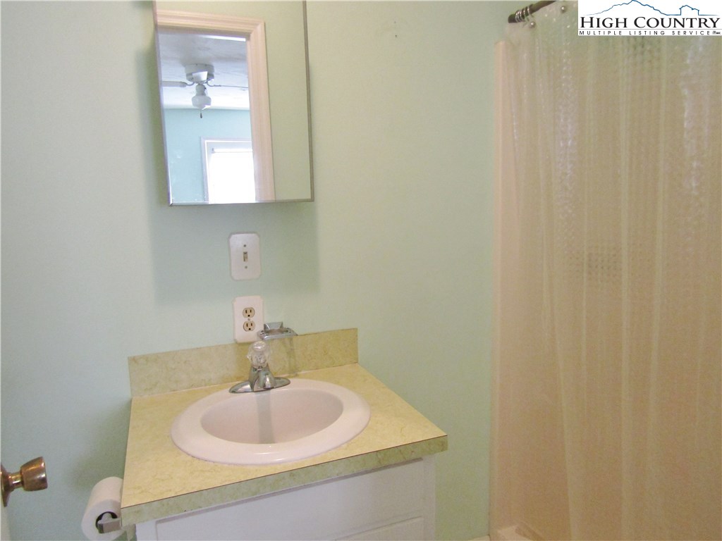 2358 Long Branch Road Lansing, NC 28643 - Photo 8 of 14