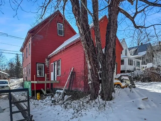 $340,000 | 52 Henniker Street, Hillsborough, NH 03244