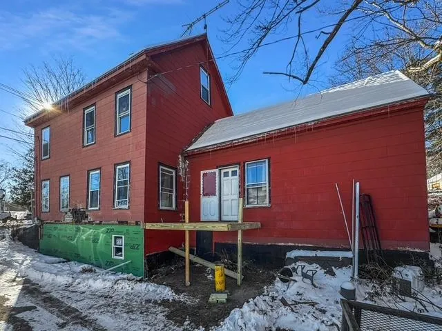 $340,000 | 52 Henniker Street, Hillsborough, NH 03244