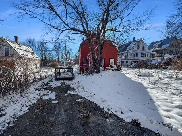 $340,000 | 52 Henniker Street, Hillsborough, NH 03244