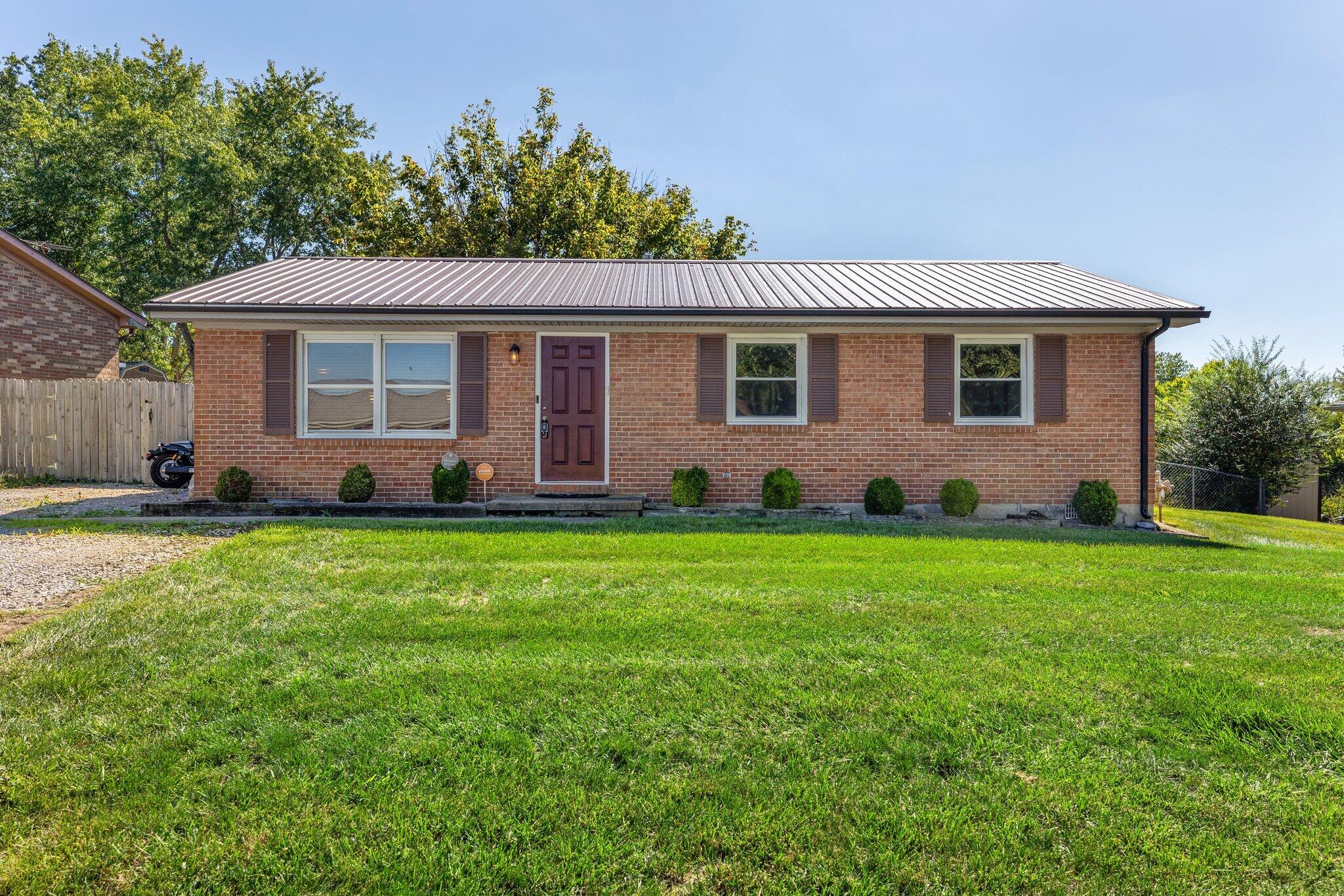 121 Salter Road Berea, KY 40403 - Photo 3 of 21 0J2A2331 (1)