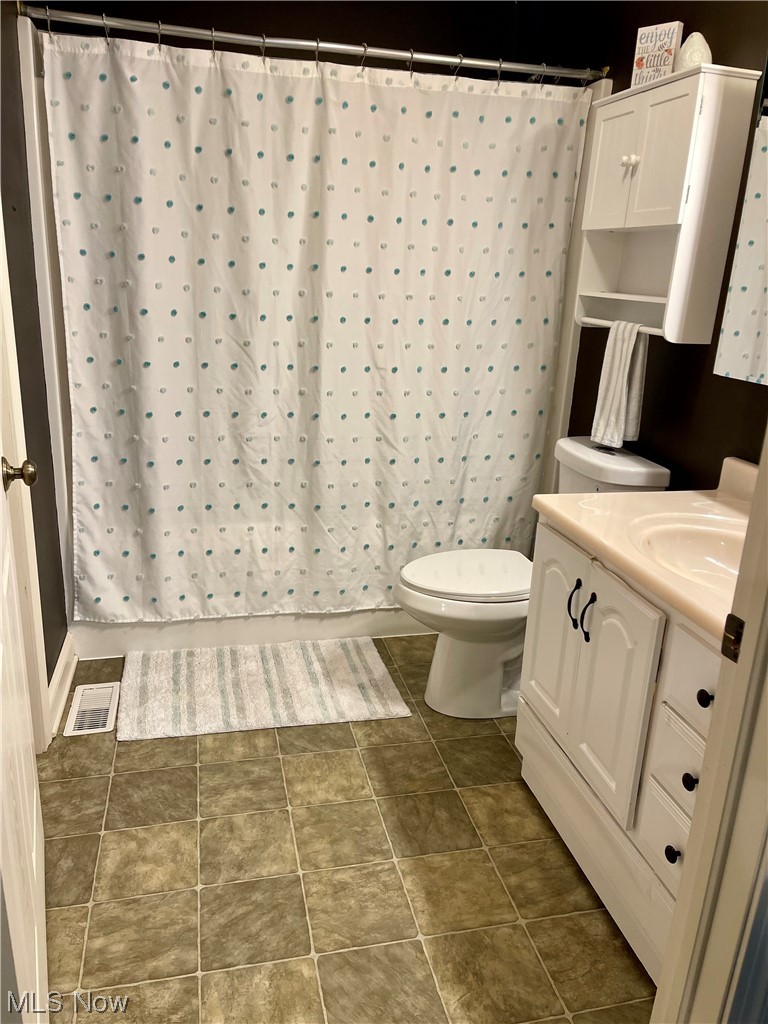 452 Rabbit Run Lane Wellington, OH 44090 - Photo 16 of 35 Master Suite bathroom