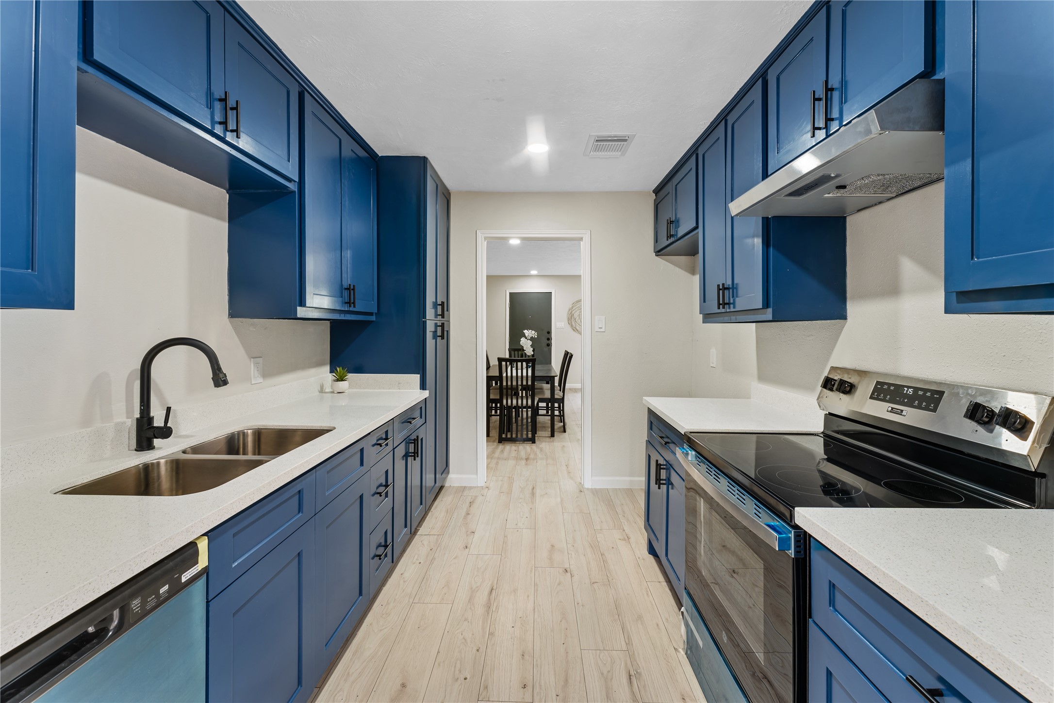 9425 Fondren Road Houston, TX 77074 - Photo 12 of 29