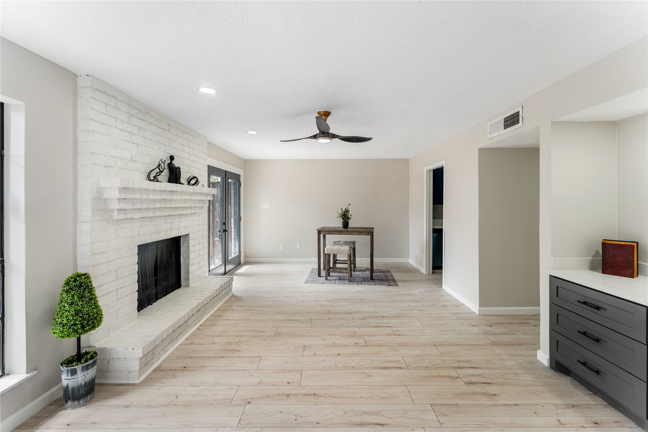 9425 Fondren Road Houston, TX 77074 - Photo 17 of 29