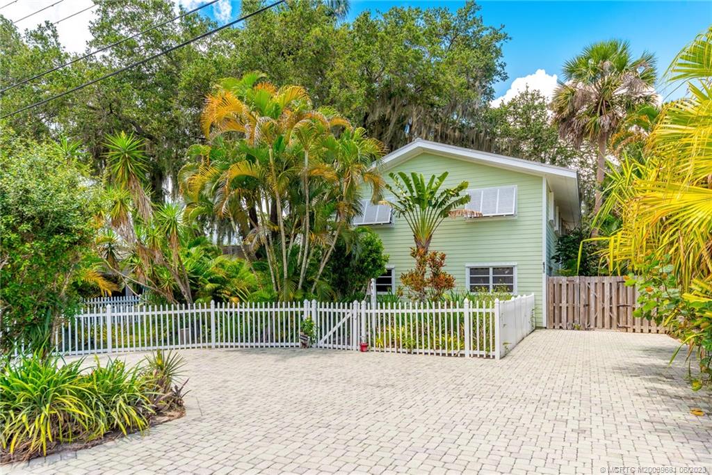 615 Southwest Rustic Circle Stuart, FL 34997 - Photo 6 of 19 Gallery Image 6